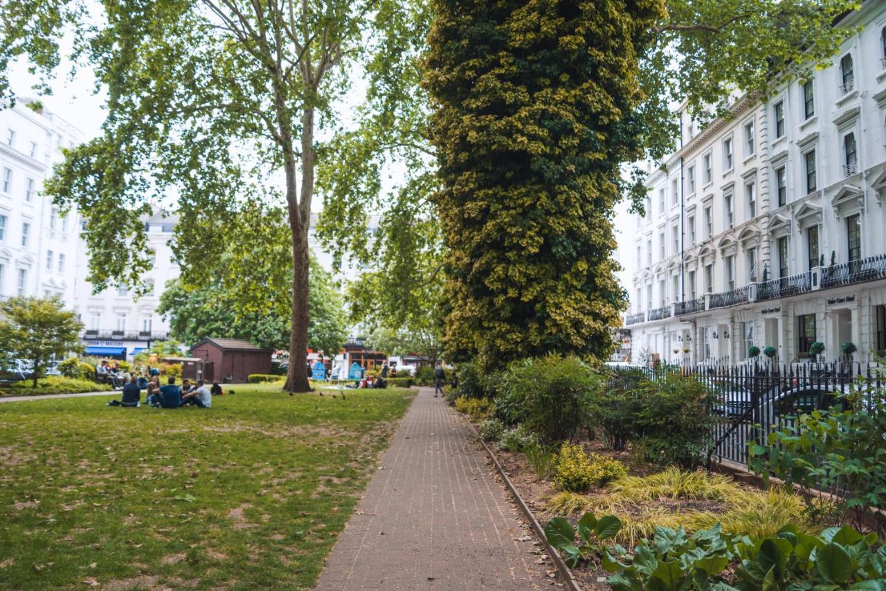 Dolphin - The 3* Londra